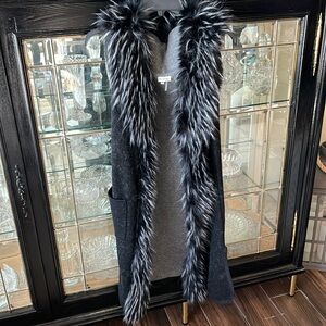 Gray flannel vest with faux fur collar size s/m